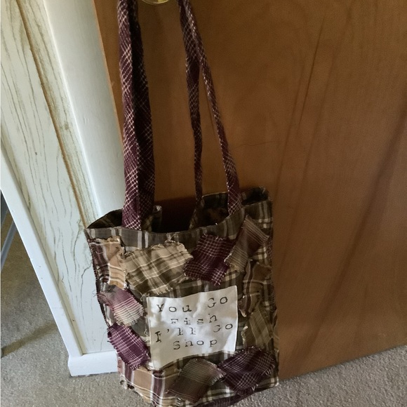 Nancy’s Nook Tote - Picture 2 of 6